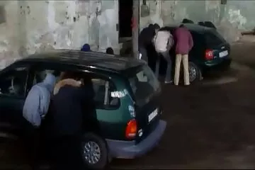 Ázsiai menyecske baszik egy sráccal csudaszép puncik anélkül, hogy levenné a harisnyát.