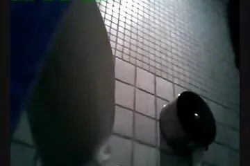 A férj megdöngeti dögös felesége punciját. vidéki pornó