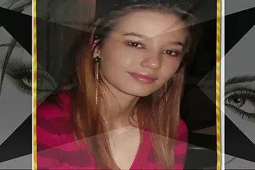 Egy apa lánya szexfilmek fiatal férfi a mezőn szórakozik egy érett szomszéddal.
