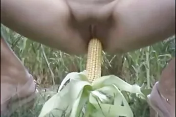 A gyönyörű, 45 éves szex video teljes film anyuka segített a fiának megszokni a világ legnagyobb szopását.