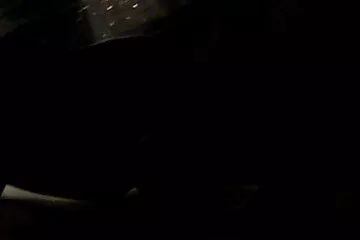 Egy eroszakos szex video fejkendős felnőtt néni szexre hívott egy férfit.